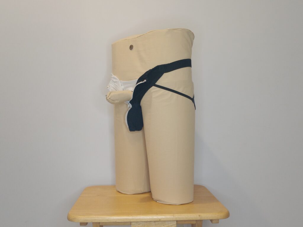 Home b&w internal sleeve front left unzipped 2025 02 12